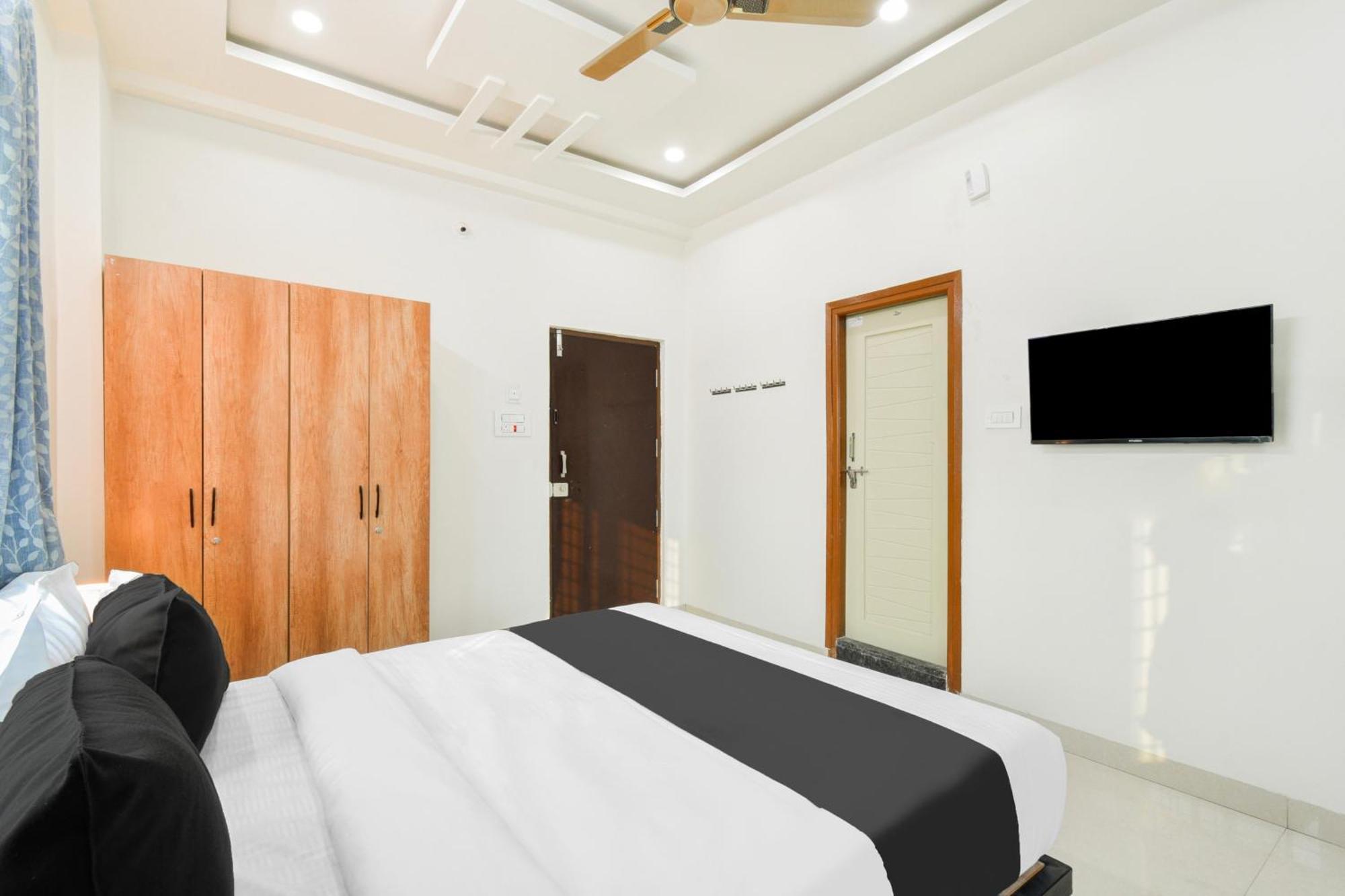 Super Townhouse Kokapet Formerly Aarian Tej Nilayam Gundipet 外观 照片