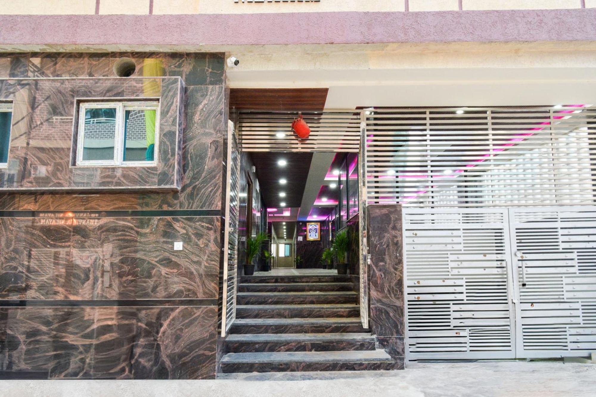 Super Townhouse Kokapet Formerly Aarian Tej Nilayam Gundipet 外观 照片