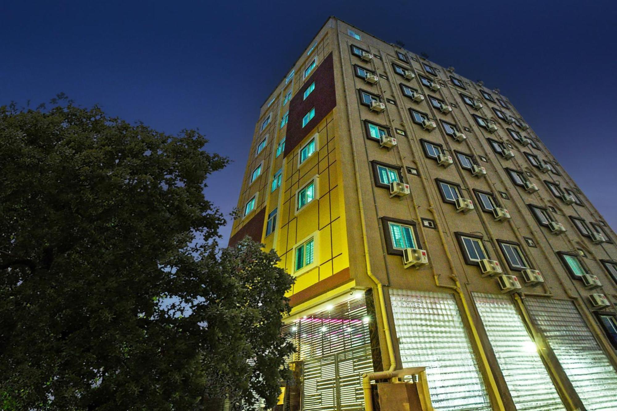 Super Townhouse Kokapet Formerly Aarian Tej Nilayam Gundipet 外观 照片