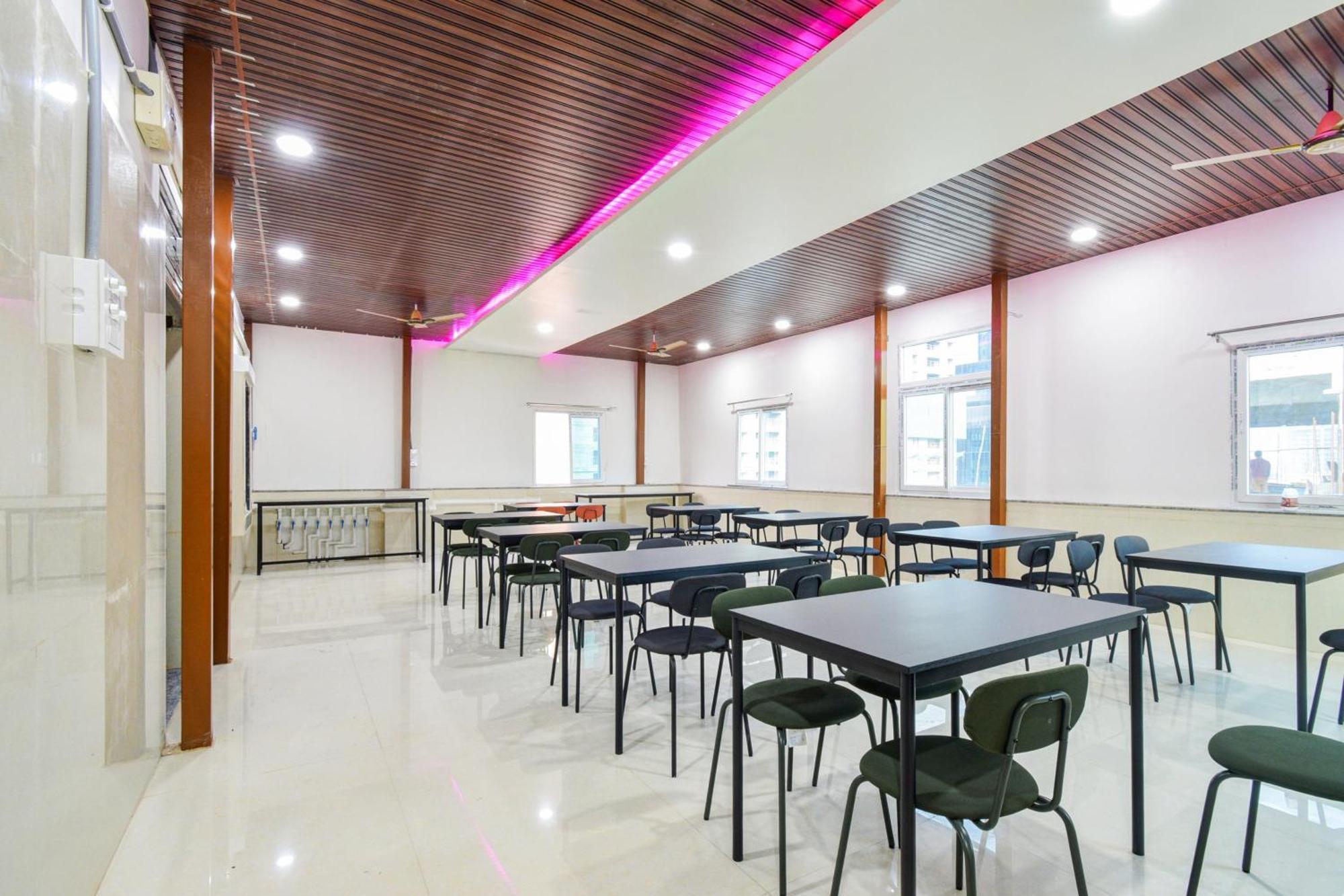 Super Townhouse Kokapet Formerly Aarian Tej Nilayam Gundipet 外观 照片