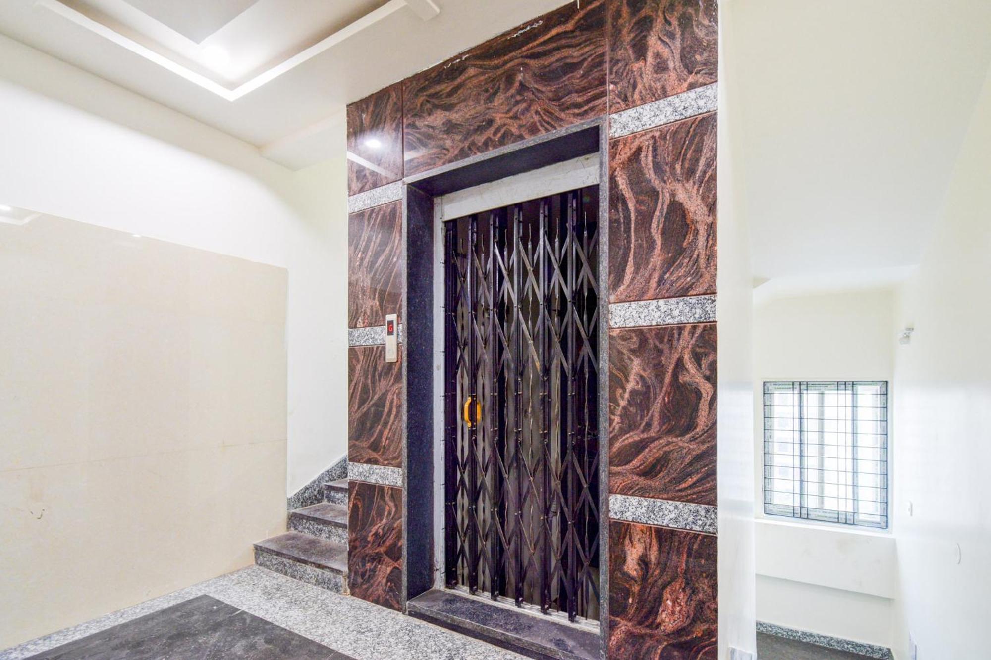 Super Townhouse Kokapet Formerly Aarian Tej Nilayam Gundipet 外观 照片