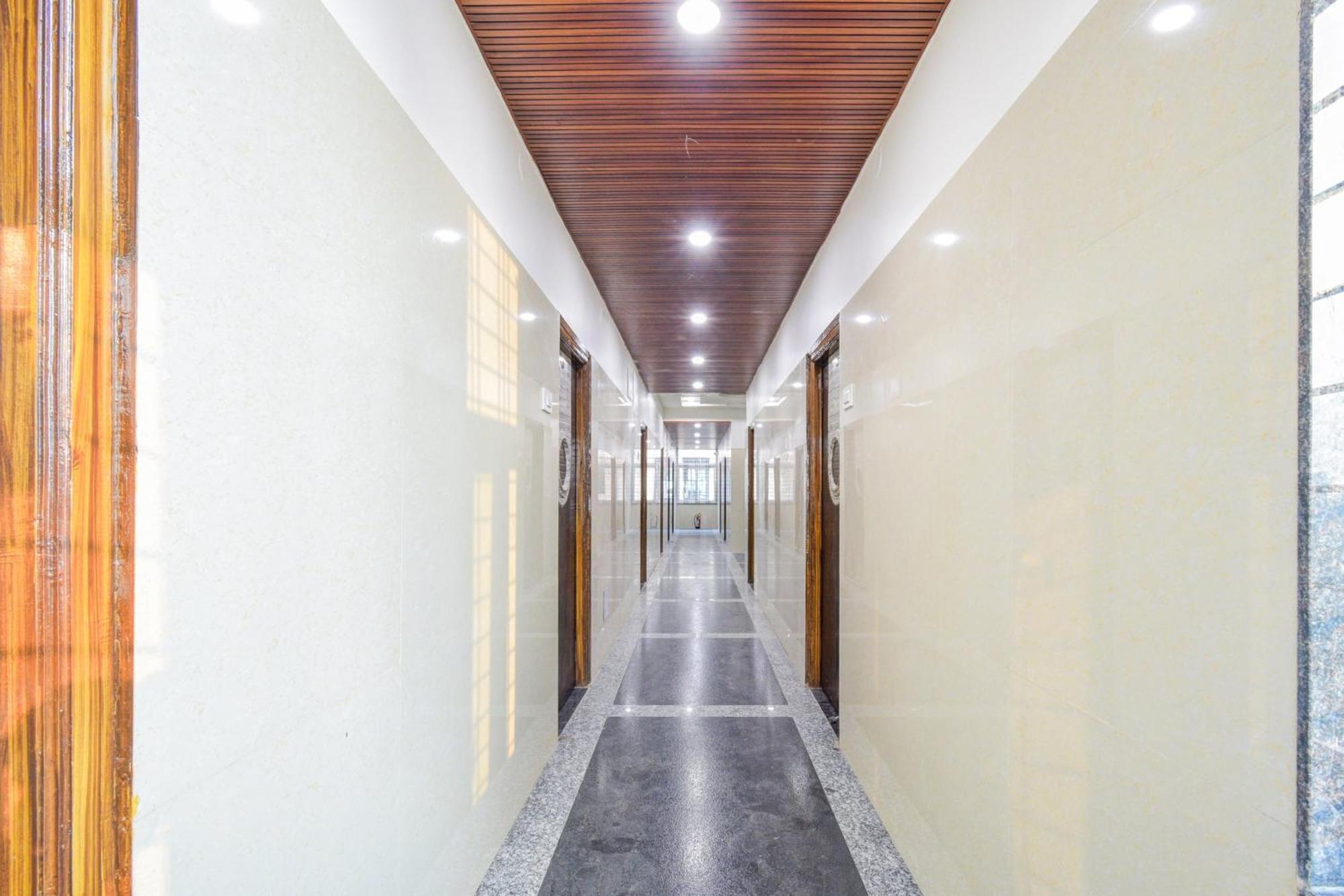 Super Townhouse Kokapet Formerly Aarian Tej Nilayam Gundipet 外观 照片