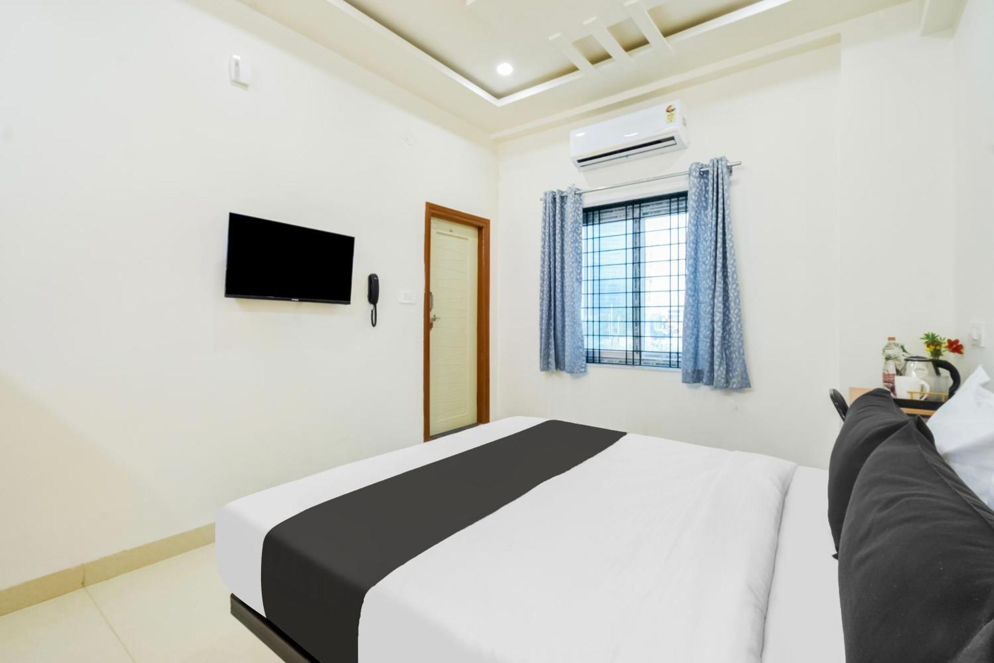 Super Townhouse Kokapet Formerly Aarian Tej Nilayam Gundipet 外观 照片